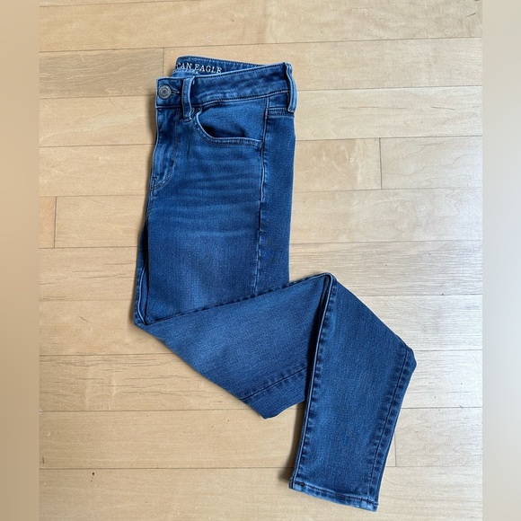 American Eagle Jeans - Hi-Rise Jegging - Size 2 Regular - Picture 3 of 7